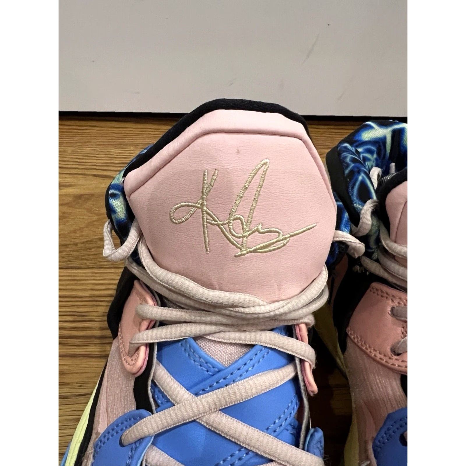 Nike Nike Kyrie 8 Infinity Sneakers Men Size 8 Pink Blue Valentine Athletic Casual Limited Edition Size US 8 / EU 41 - 4 Thumbnail