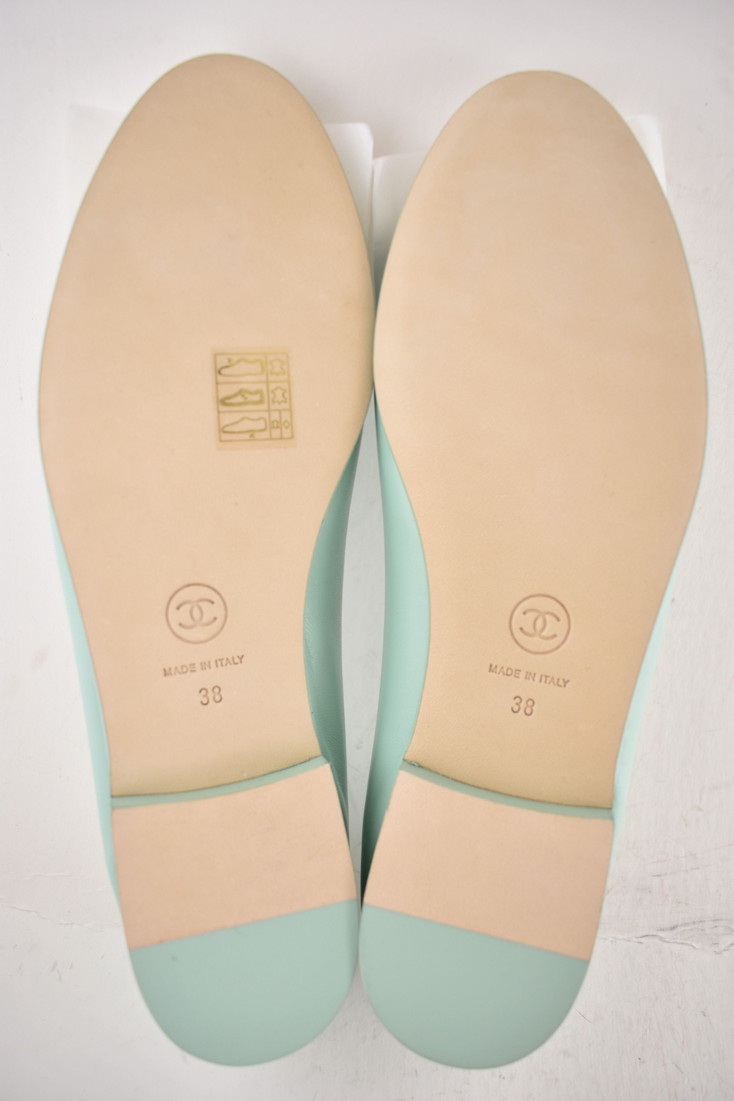 Chanel 26S Mint White Leather CC Logo Ballet Ballerina Flat 38 Size US 8 / IT 38 - 22 Thumbnail