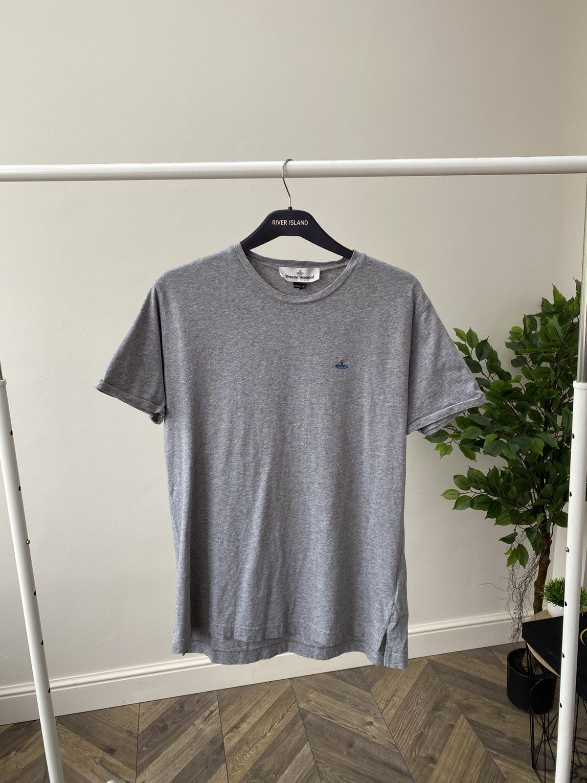 Designer × Vintage × Vivienne Westwood Vintage Vivienne Westwood Embroidery Iconic Logo T-shirt Size US L / EU 52-54 / 3 - 2 Thumbnail