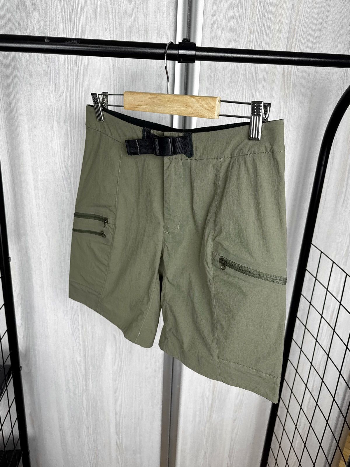 Arc'teryx Arc’teryx khaki green vintage 00s hiking women’s shorts 29 Size 29" - 5 Thumbnail