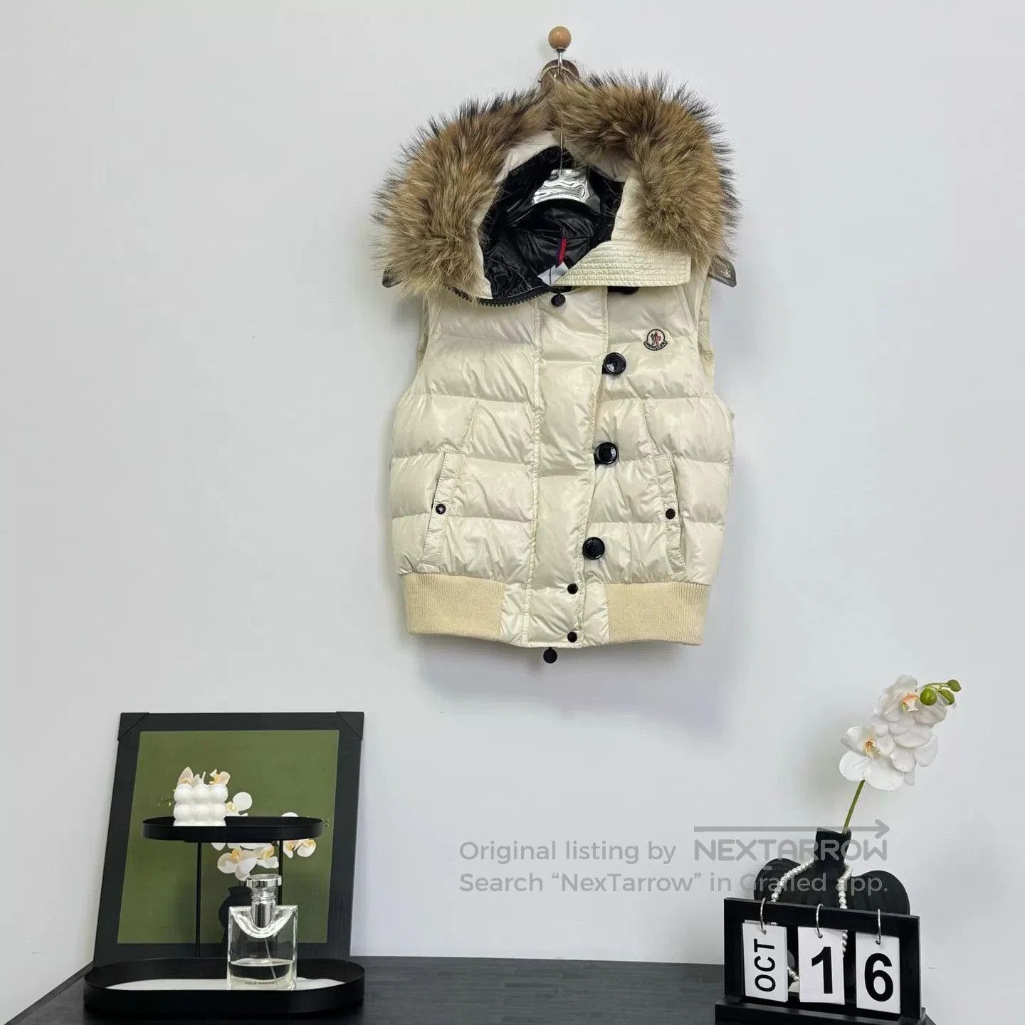 Moncler Moncler Logo Fur Collar Down Vest. Size XS / US 0-2 / IT 36-38 - 1 Thumbnail