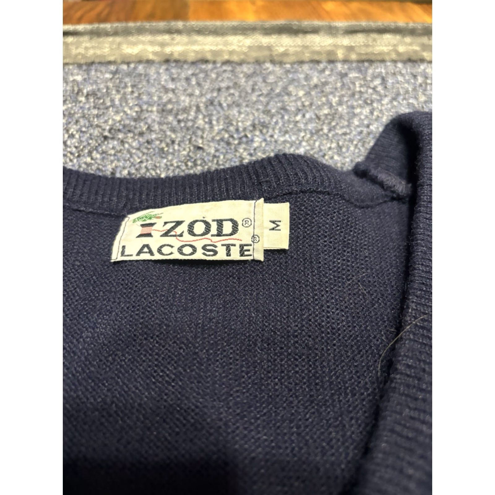 Izod VINTAGE IZOD Lacoste Sweater Men M Long Sleeve V-Neck Acrylic Made USA A3 Size US M / EU 48-50 / 2 - 2 Thumbnail