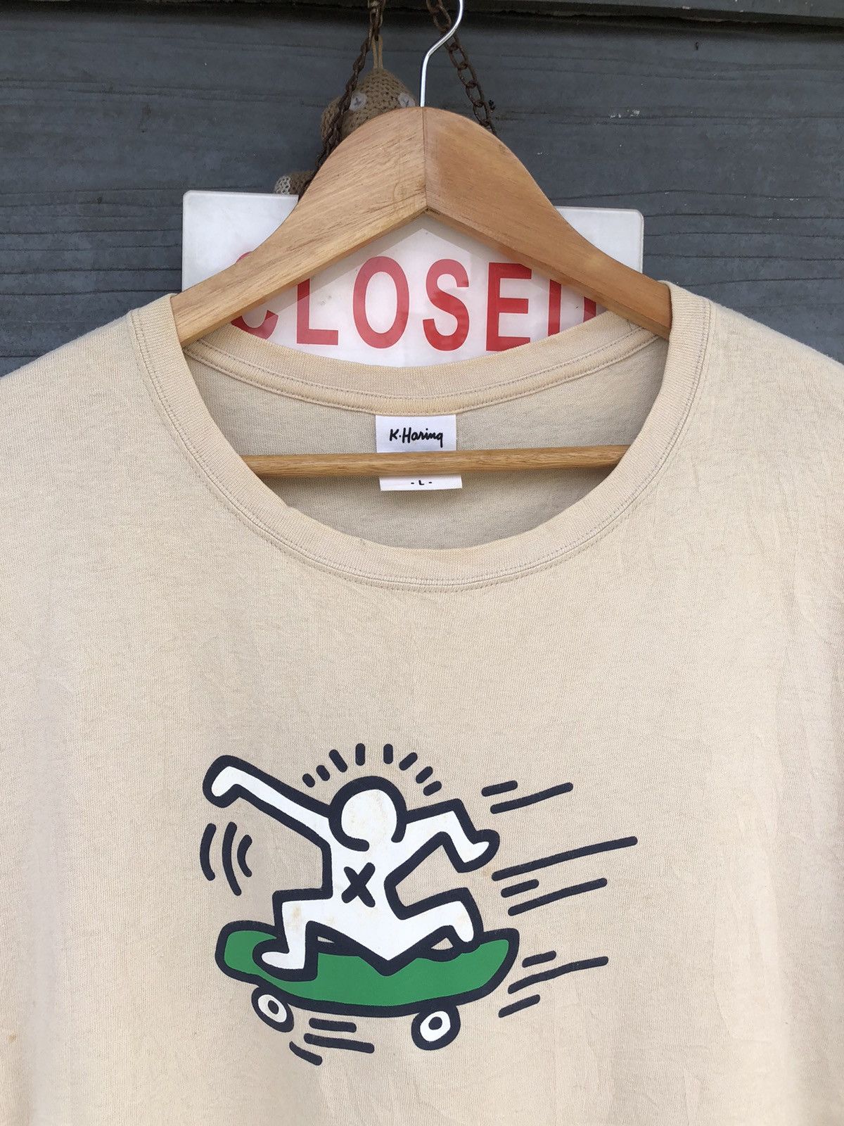Japanese Brand × Keith Haring × Vintage Vintage Y2K Keith Haring X Uniqlo Skateboarding Backhit Tee Size US L / EU 52-54 / 3 - 4 Thumbnail