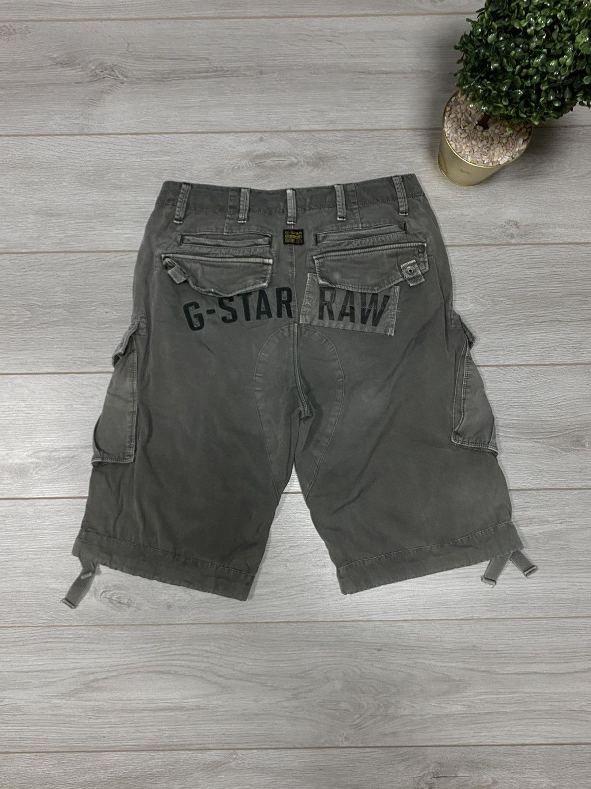 G-Star G star raw vintage big logo cargo shorts faded Size US 32 / EU 48 - 1 Thumbnail