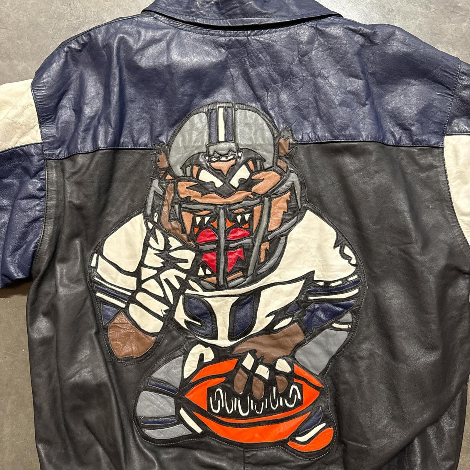 Vintage Vintage Dallas Cowboys Taz Tasmanian Devil Leather Jacket Size US M / EU 48-50 / 2 - 2 Thumbnail