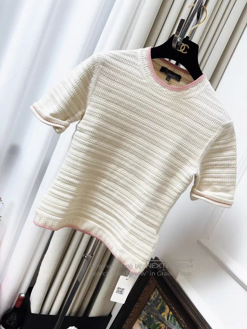 Loro Piana Loro Piana Beige Cashmere Knit Short Sleeve with Pink Edge Size XS / US 0-2 / IT 36-38 - 1 Thumbnail