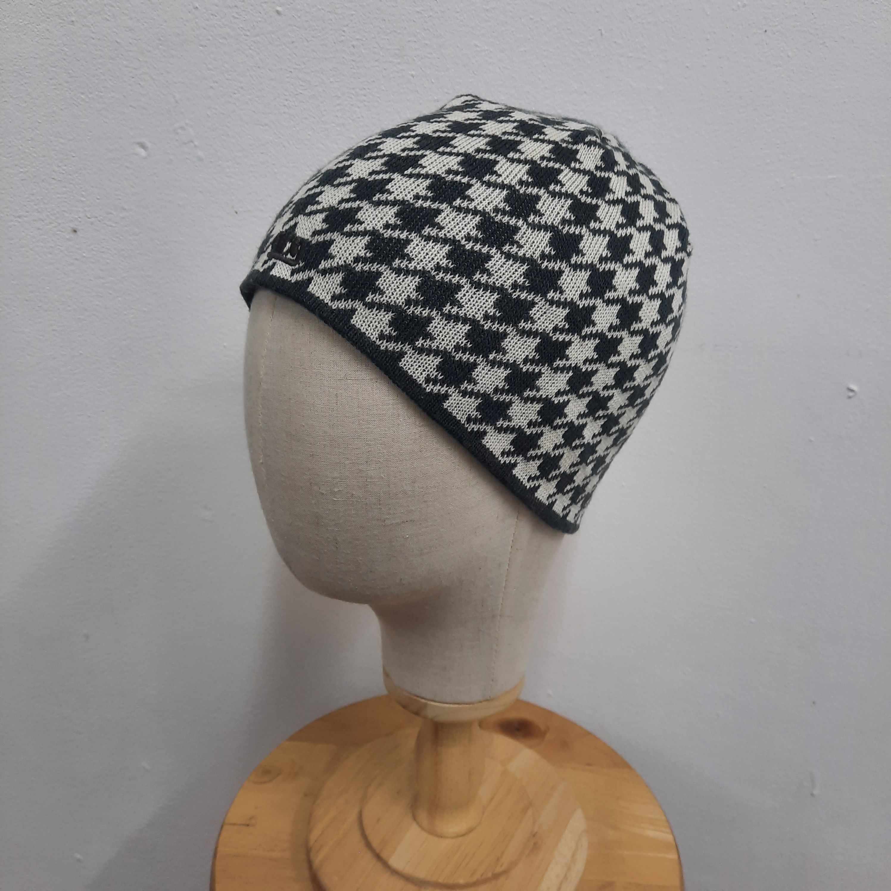 Japanese Brand ⚔️ Japanese brand houndstooth design pull on beanie hat Size ONE SIZE - 2 Thumbnail