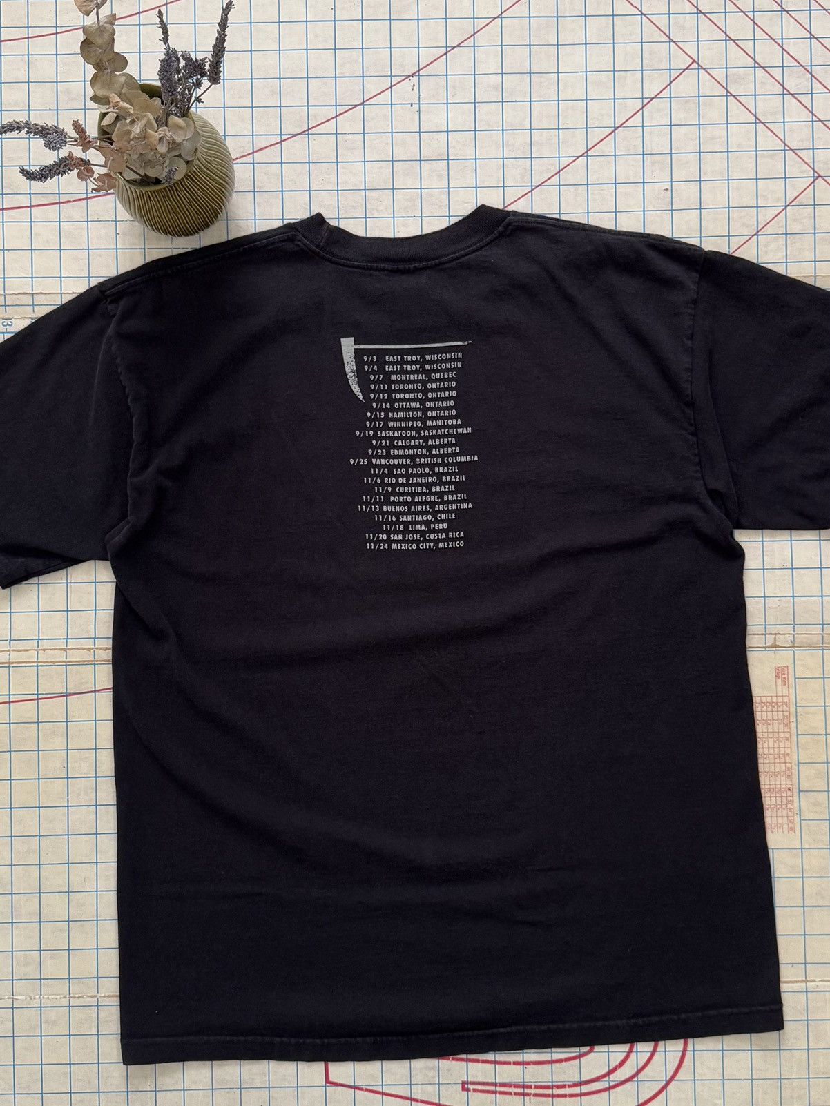 Band Tees × Vintage Vintage Y2K Pearl Jam Tour Tee Black Size XL Made in USA Size US XL / EU 56 / 4 - 9 Thumbnail