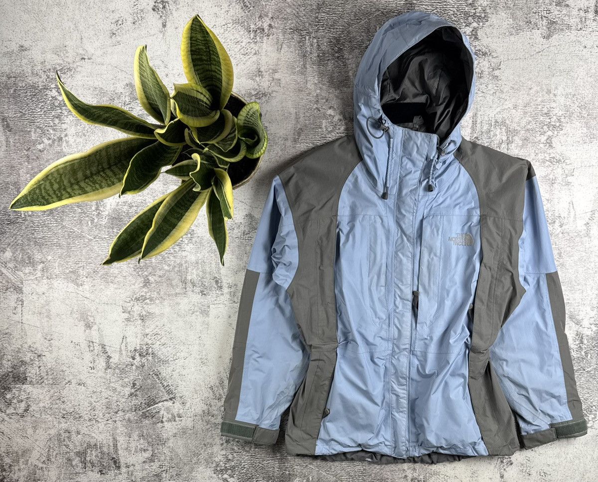 The North Face The North Face Gore-Tex Summit Series Women’s Medium Blue Zip Jacket Windbreaker Size M / US 6-8 / IT 42-44 - 1 Thumbnail