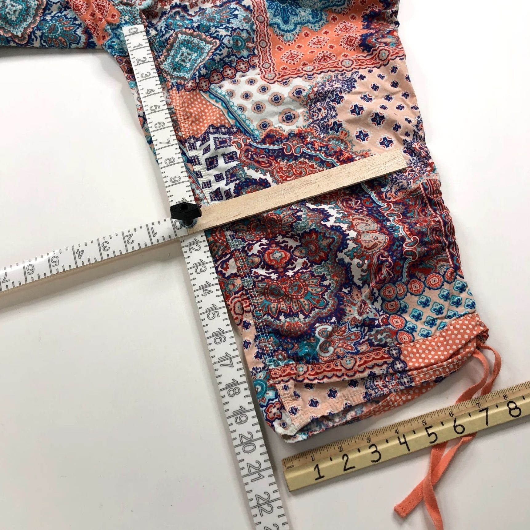 Vintage Chicos Capri Pants 36W 20L High Rise All Over Print Geometric Cotton Spandex Casual Women Pants Size 36W Womens Size 25" / US 0 / IT 36 - 4 Thumbnail
