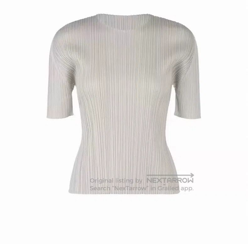 Issey Miyake Issey Miyake Light Grey Ruched Top Size XXL / US 16-18 / IT 52-54 - 1 Thumbnail