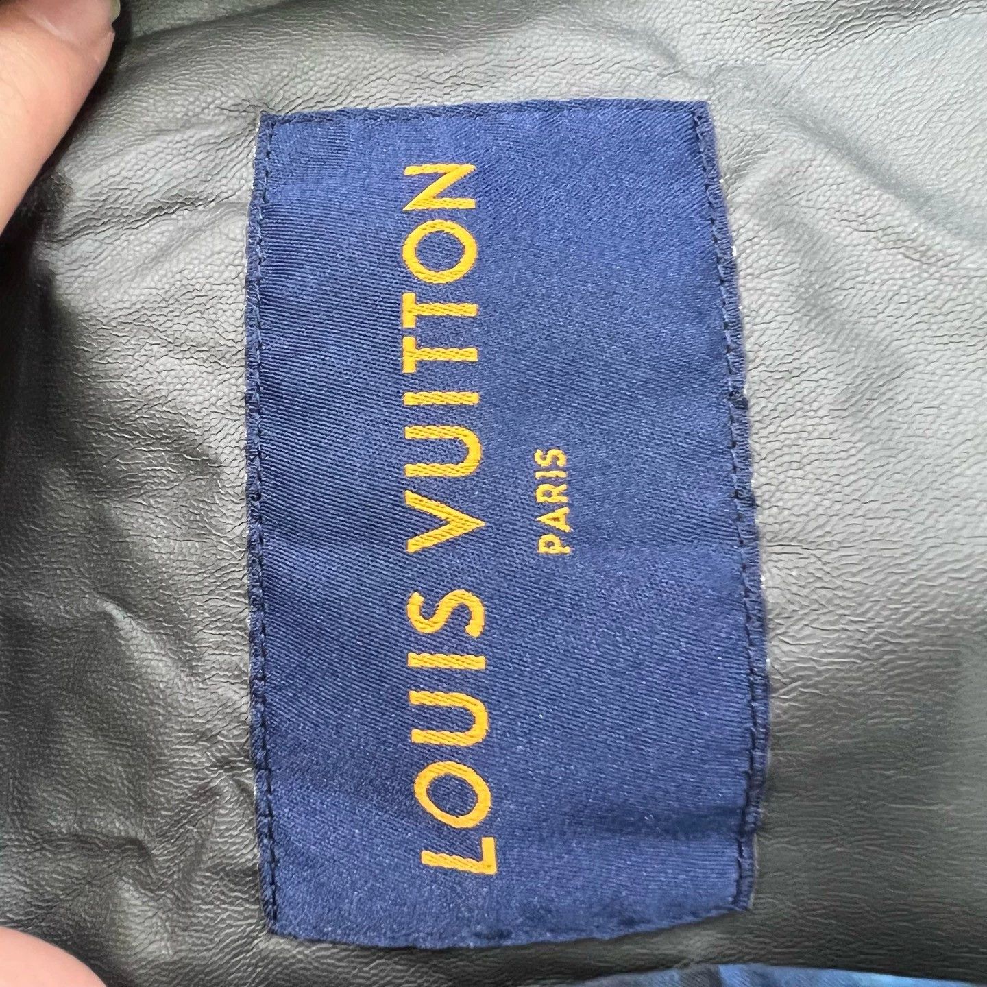 Louis Vuitton Brand new with tags! Louis tie-dye all-over print coat Size XL / US 12-14 / IT 48-50 - 4 Thumbnail