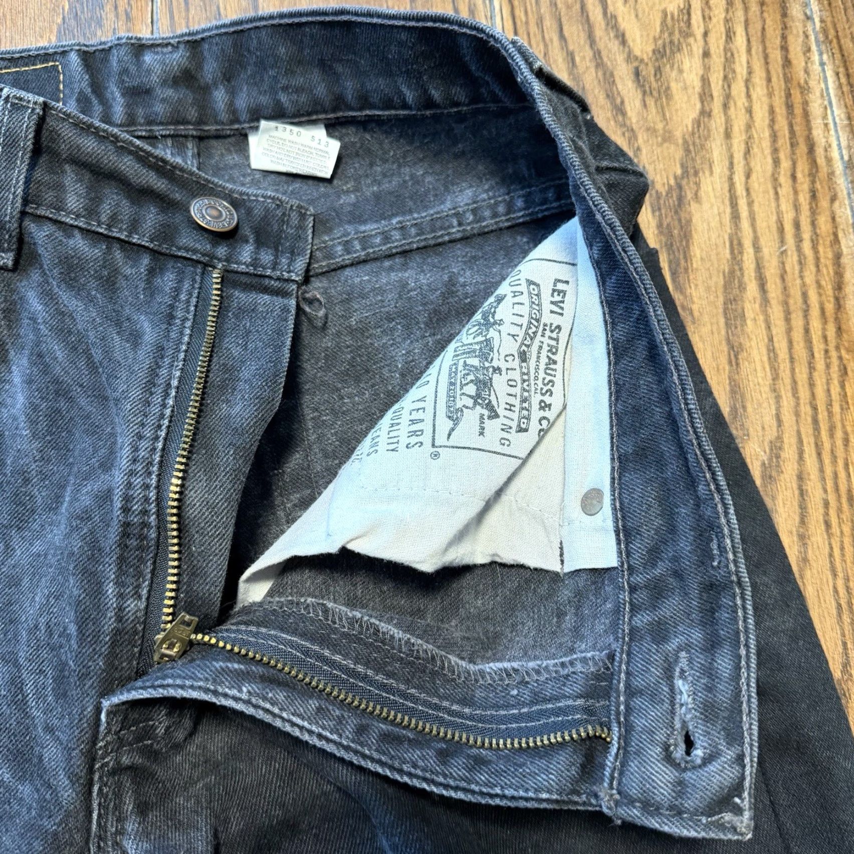 Levi's VINTAGE Levi's Jeans Womens 9 JR Long Black 550 Relaxed 90s Mom Made in USA Denim Jeans Men/Womens? Size 30" / US 8 / IT 44 - 4 Thumbnail