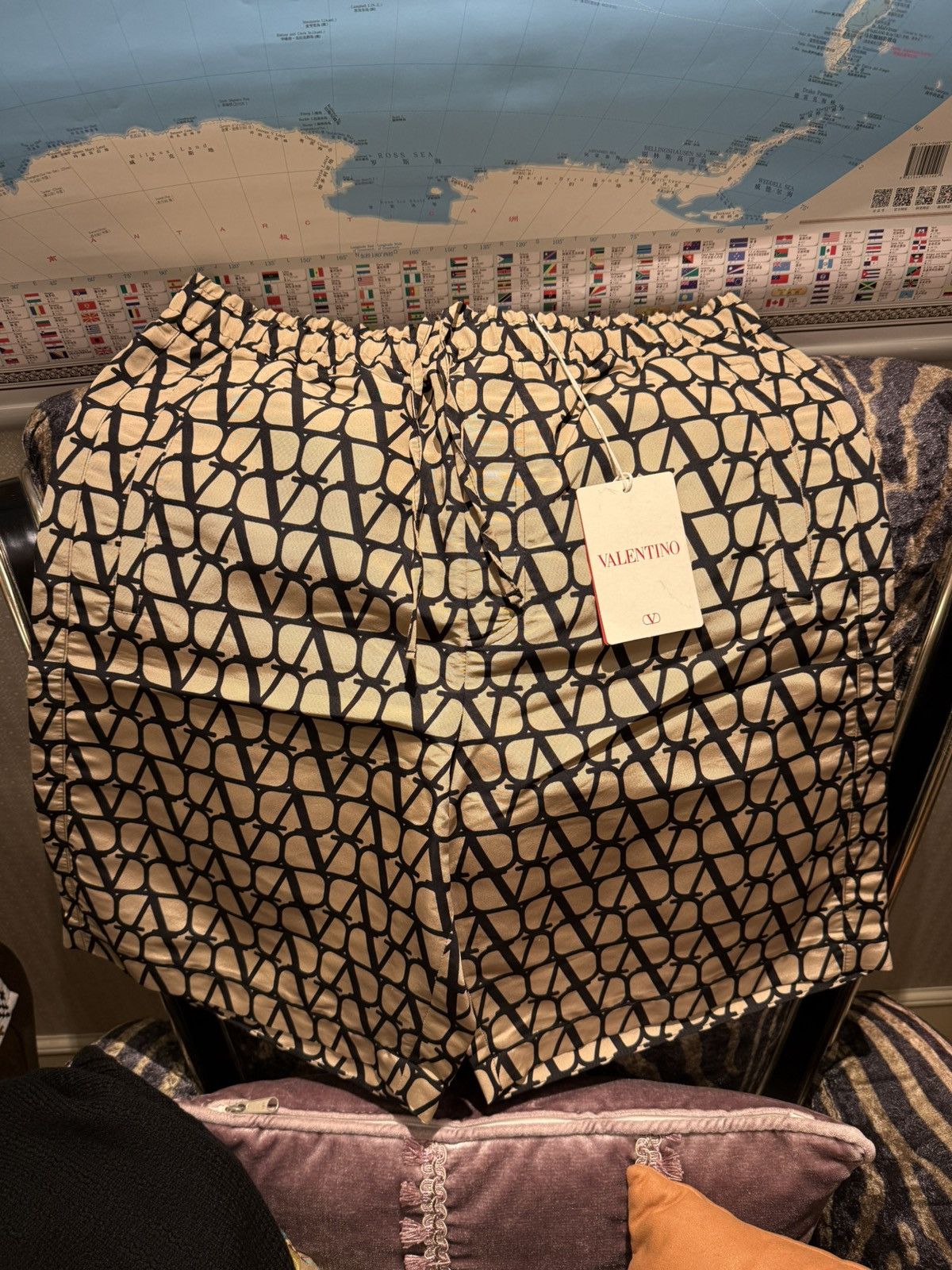 Valentino Toile Iconographe Silk Bermuda Shorts size46 Size US 30 / EU 46 - 7 Thumbnail