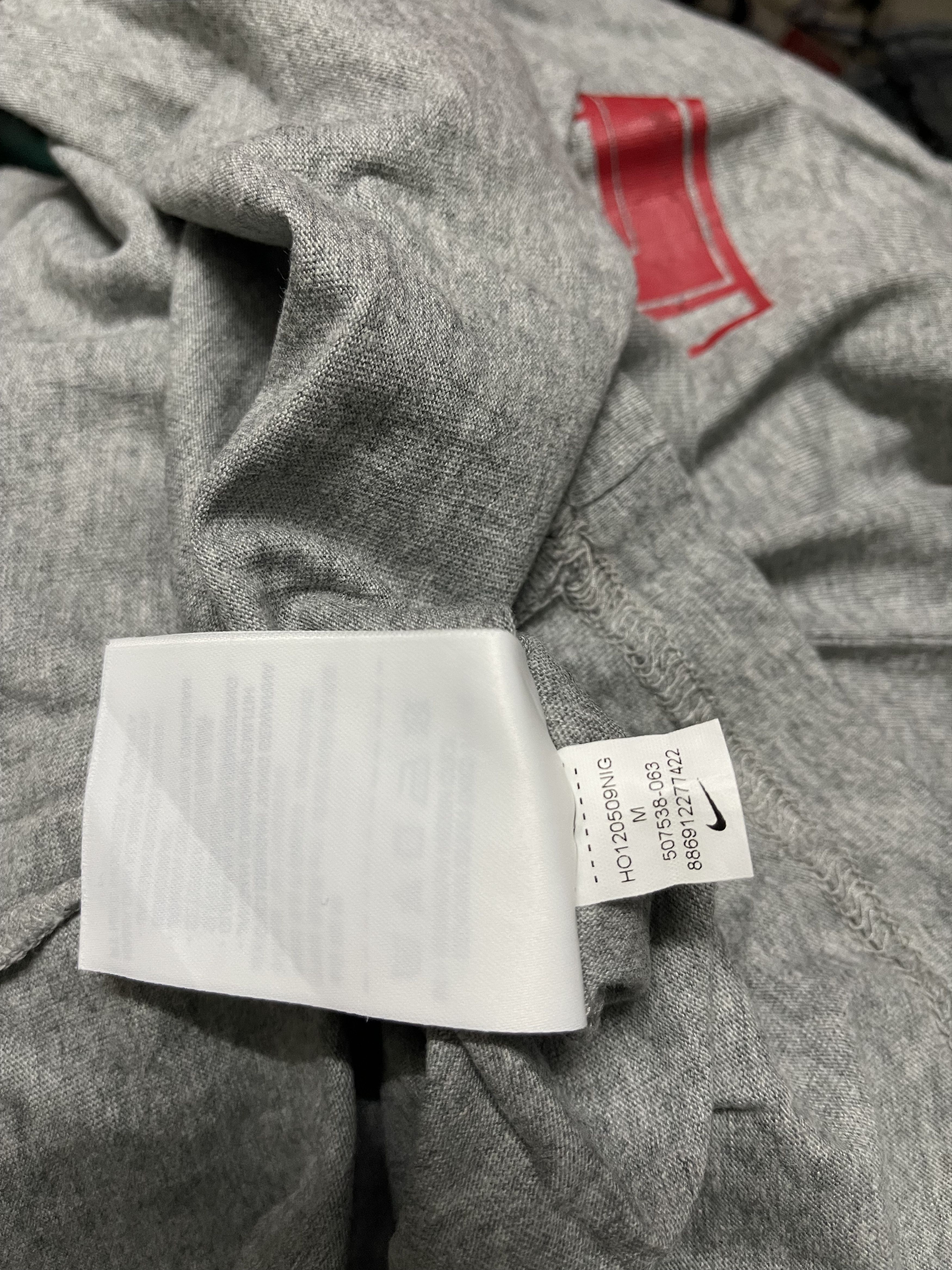 Nike Rare NIKE Block Spell Out Shirt Size US M / EU 48-50 / 2 - 5 Thumbnail