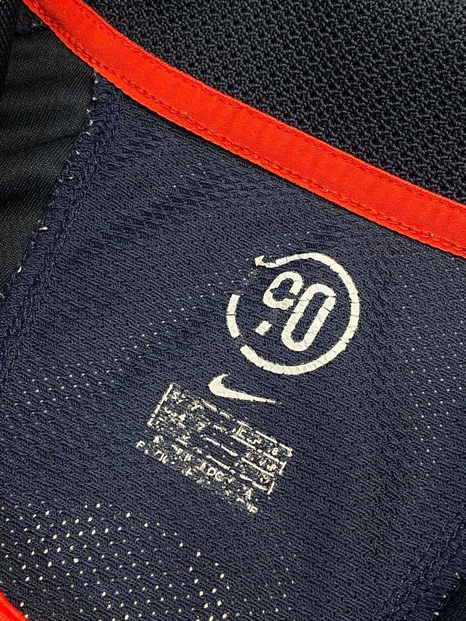 Nike Vintage Nike Total 90 Collared Small Logo Jersey T-Shirt Size US XL / EU 56 / 4 - 16 Thumbnail