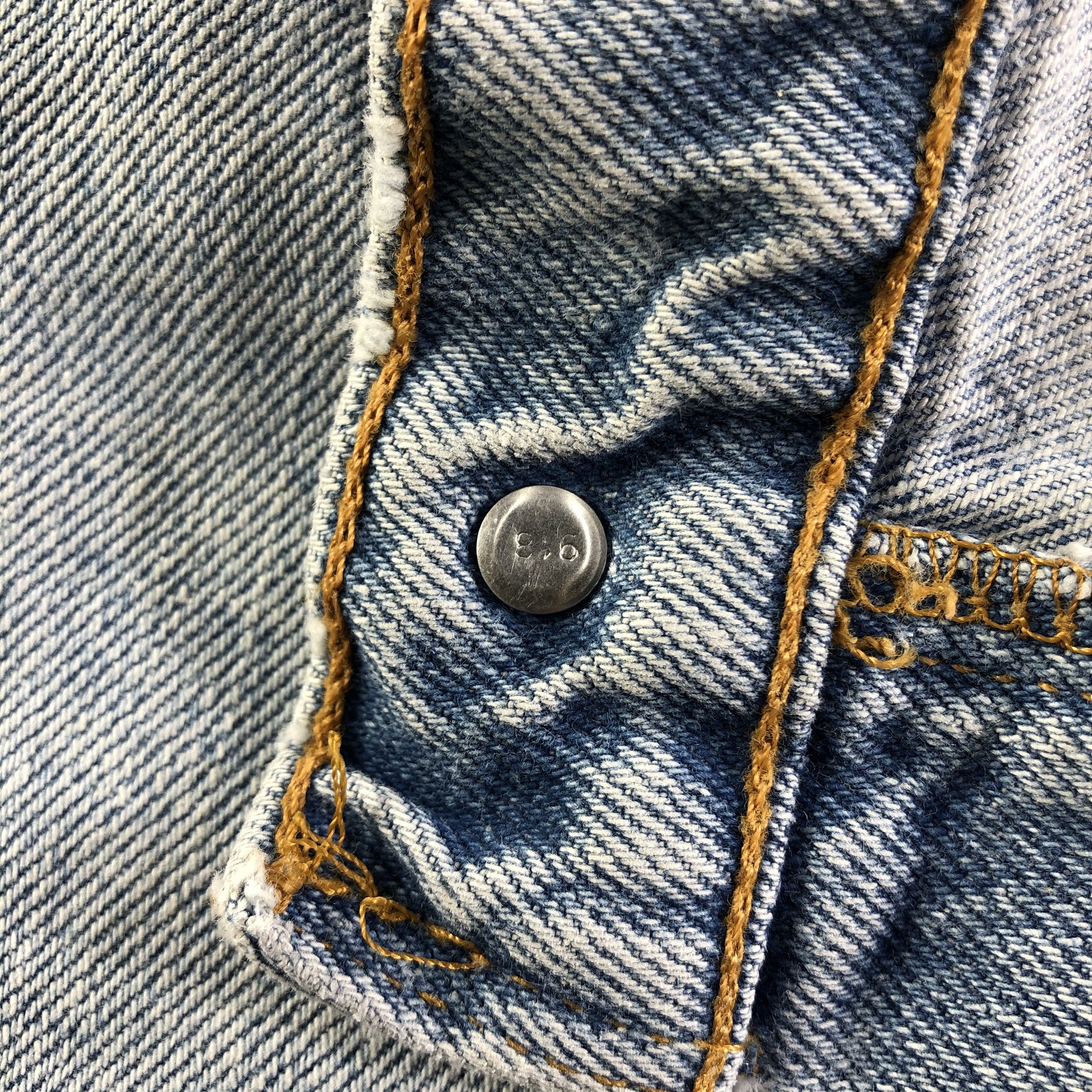 Levi's Vintage Light Wash Levis 505 Jeans-J4439 Size US 39 - 9 Thumbnail