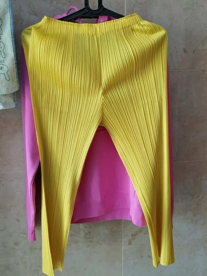 Issey Miyake Issey Miyake size:3 Yellow skinny pants Size 42" / US 20 - 2 Thumbnail