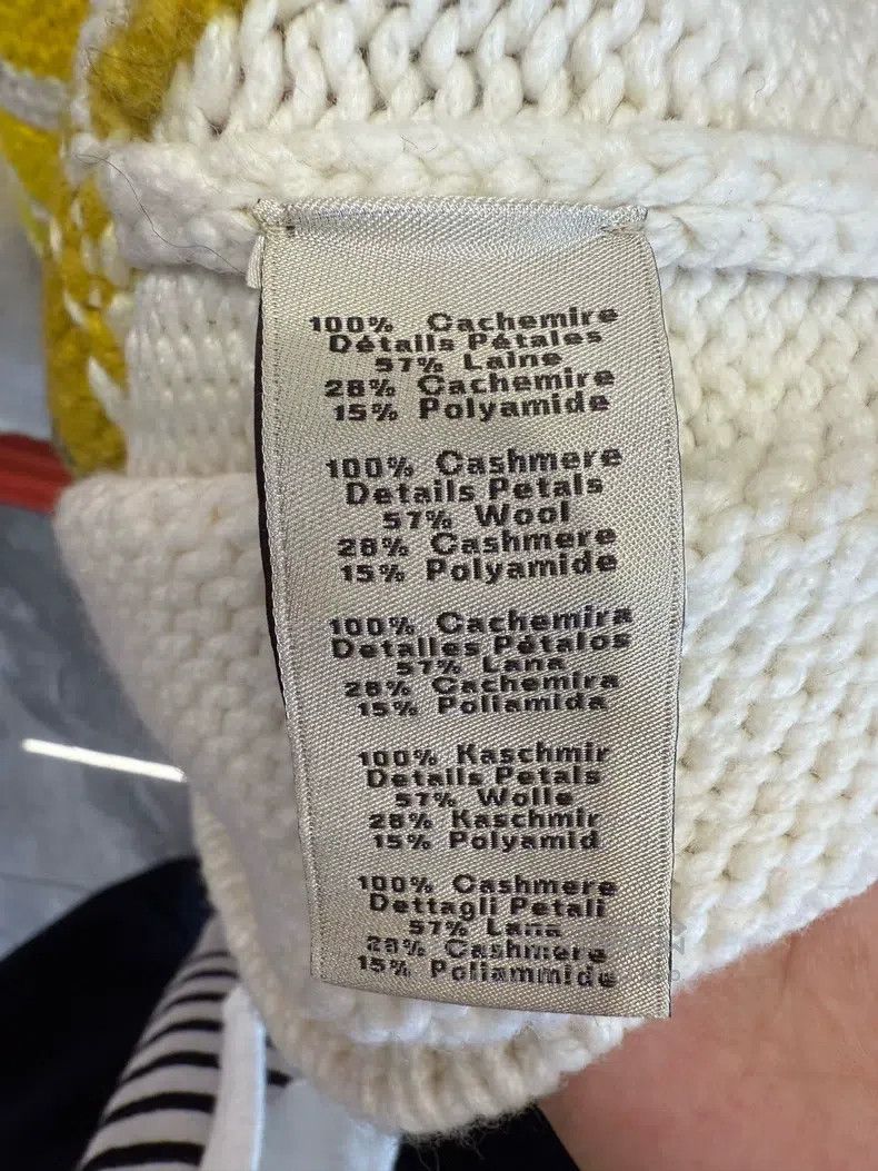 Hermes Hermes Men's Cashmere Sweater with Yellow Floral Handwork Size US L / EU 52-54 / 3 - 5 Thumbnail