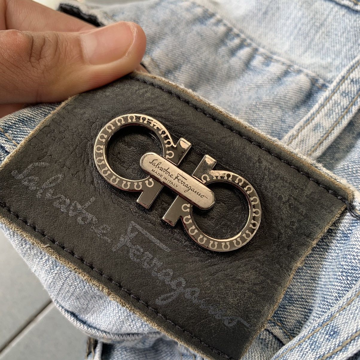 Designer × Salvatore Ferragamo Salvatore Ferragamo Basic Baggy Styled Vintage Jeans Size US 32 / EU 48 - 6 Thumbnail