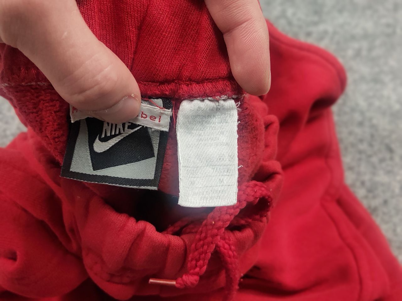 Nike Vintage 80's Nike Swoosh Logo Red Cotton Casual Shorts USA Size US 34 / EU 50 - 12 Thumbnail