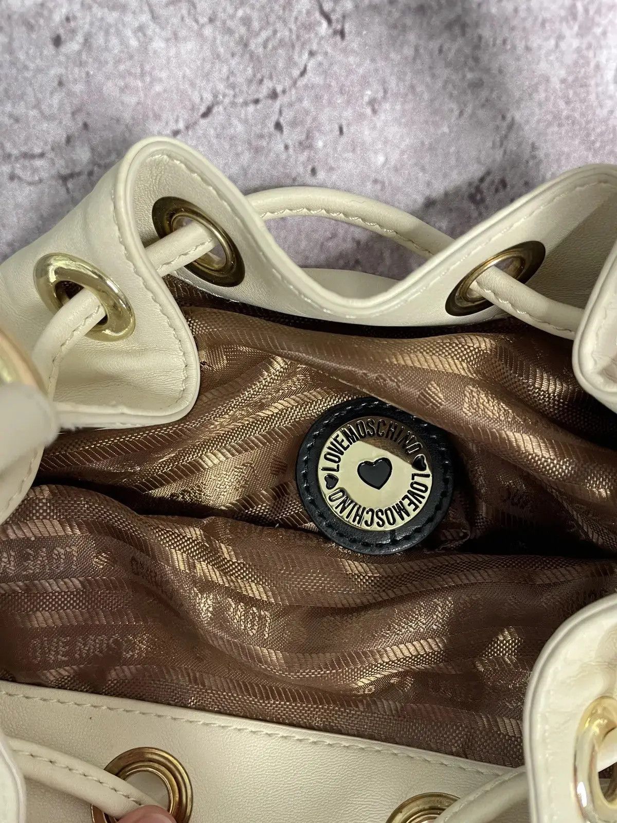 Love Moschino Vintage Love Moschino Quilted Cream Shoulder Bag Bucket Size ONE SIZE - 3 Thumbnail