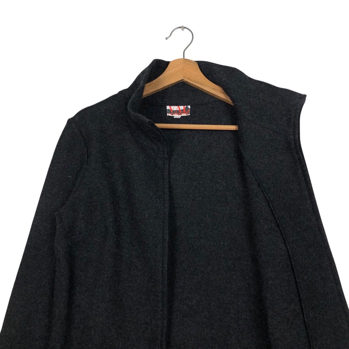 Vintage 📌Vintage Wool Zipper Cropped Jacket Valentino Size US M / EU 48-50 / 2 - 13 Thumbnail
