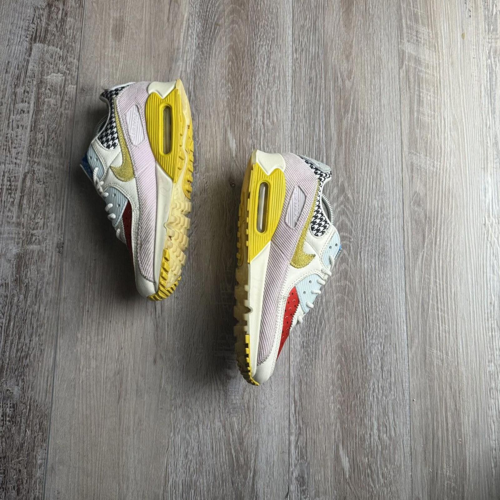 Nike NIKE • Air Max '90 Patchwork" (9M) Size US 9 / EU 42 - 9 Thumbnail
