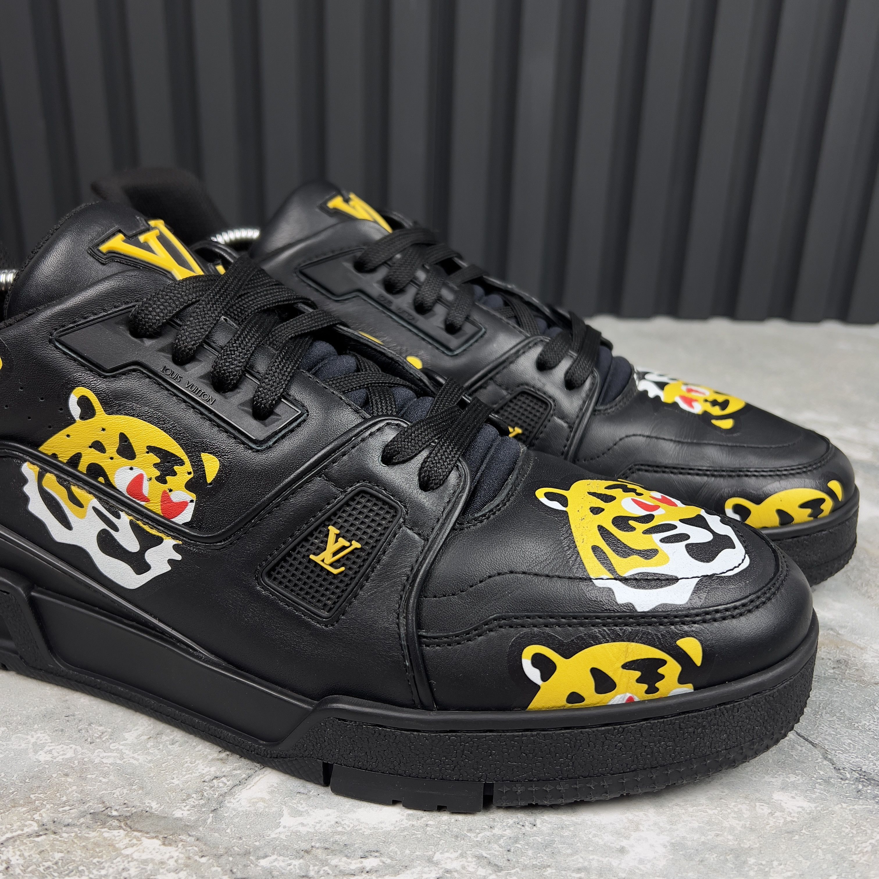 Louis Vuitton Louis Vuitton Nigo Trainer LV Tiger Sneaker Monogram Size US 9.5 / EU 42-43 - 9 Thumbnail