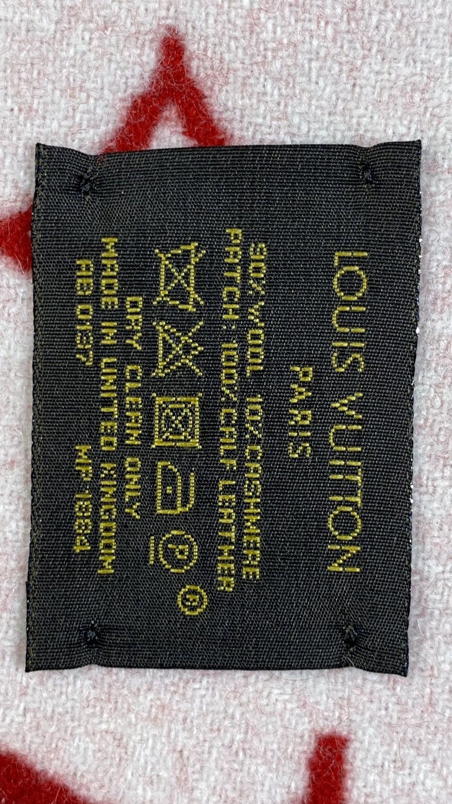 Louis Vuitton × Supreme Louis Vuitton X Supreme Blanket Red Monogram Size ONE SIZE - 6 Thumbnail