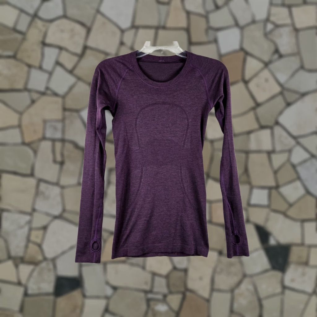 Lululemon Lululemon T-Shirt Swiftly Athletic Long Sleeve Women’s Size 4 Multicolor Striped Shirt Women, Activewear, Regular Fit Size S / US 4 / IT 40 - 1 Thumbnail