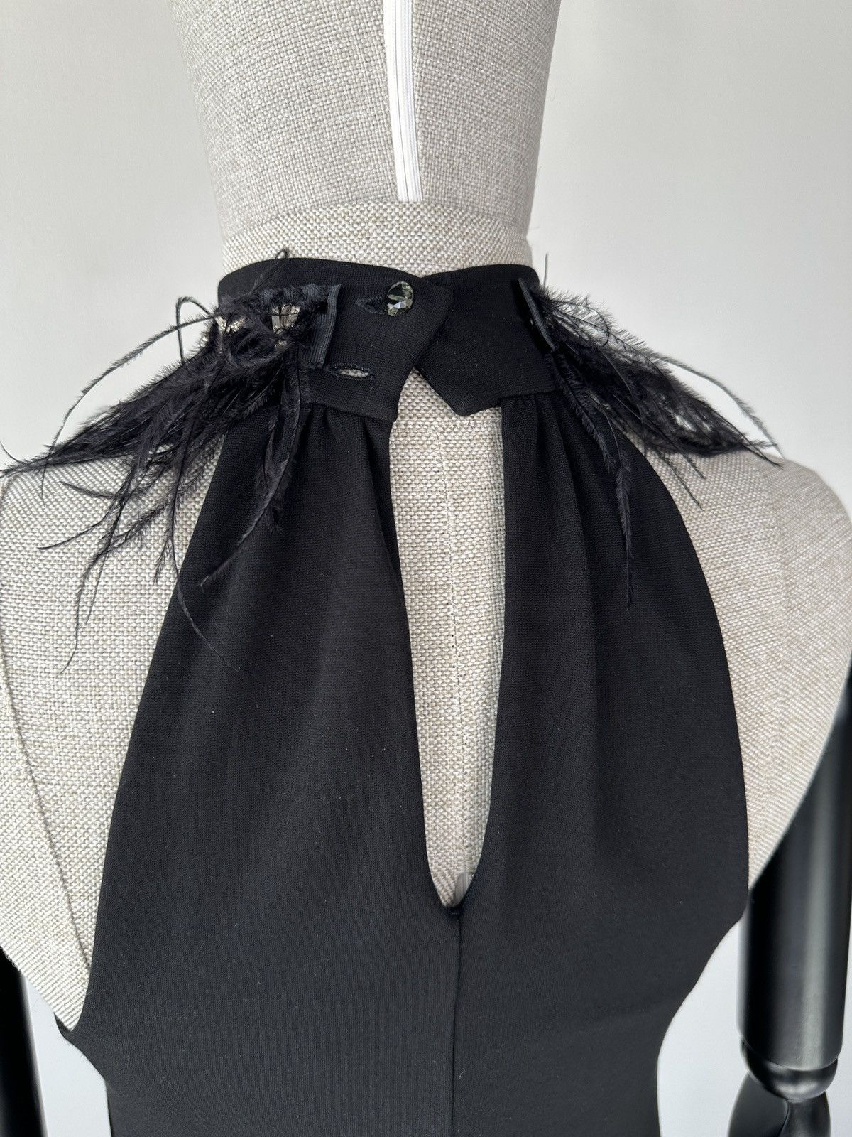 Max Mara MAX MARA Cocktail Halter Dress Ostrich Feathers Crystals Size S / US 4 / IT 40 - 9 Thumbnail