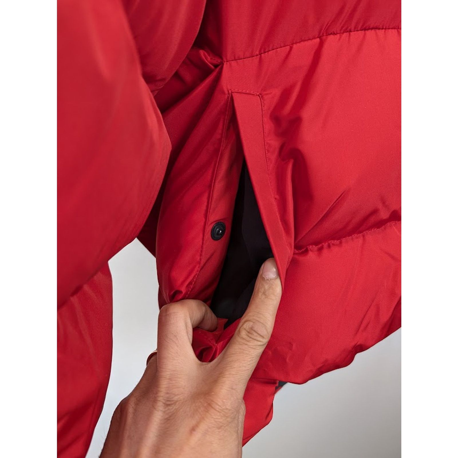 Balenciaga o1rshd1 Technical Micro Faille C-Shape Puffer Jacket in Red Size XS / US 0-2 / IT 36-38 - 7 Thumbnail