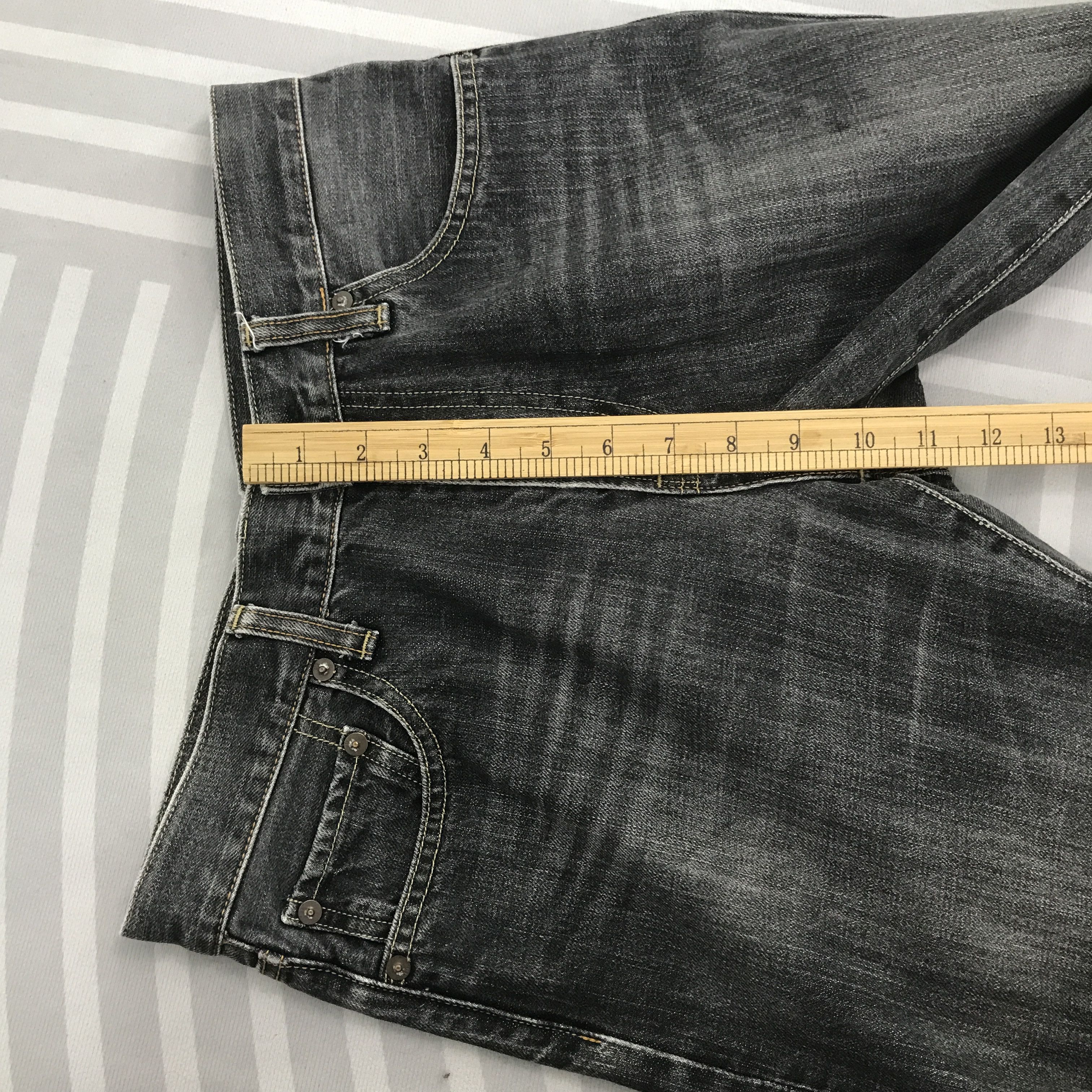 Uniqlo Japan Uniqlo Black faded Distressed Denim jeans pants Size US 29 - 8 Thumbnail