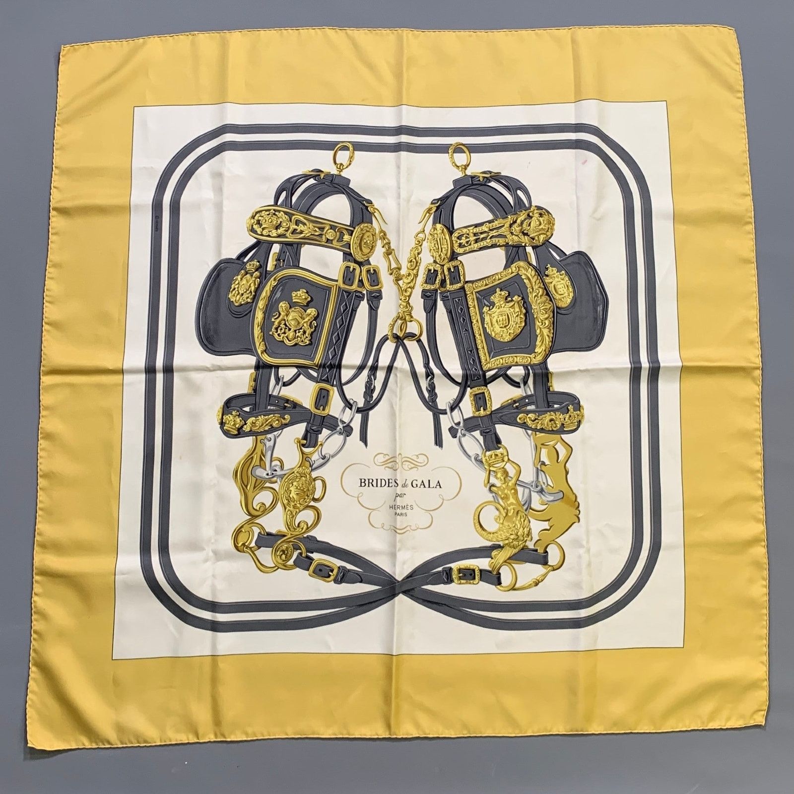 Hermes HERMES Off White Gold Print Silk Scarves Size ONE SIZE - 1 Thumbnail