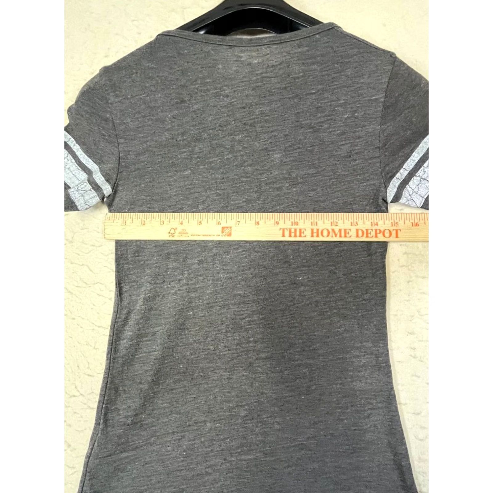 NFL Majestic T-Shirt Women Short Sleeve V-Neck Gray S Cotton Blend Knit Basic Activewear Size S / US 4 / IT 40 - 3 Thumbnail