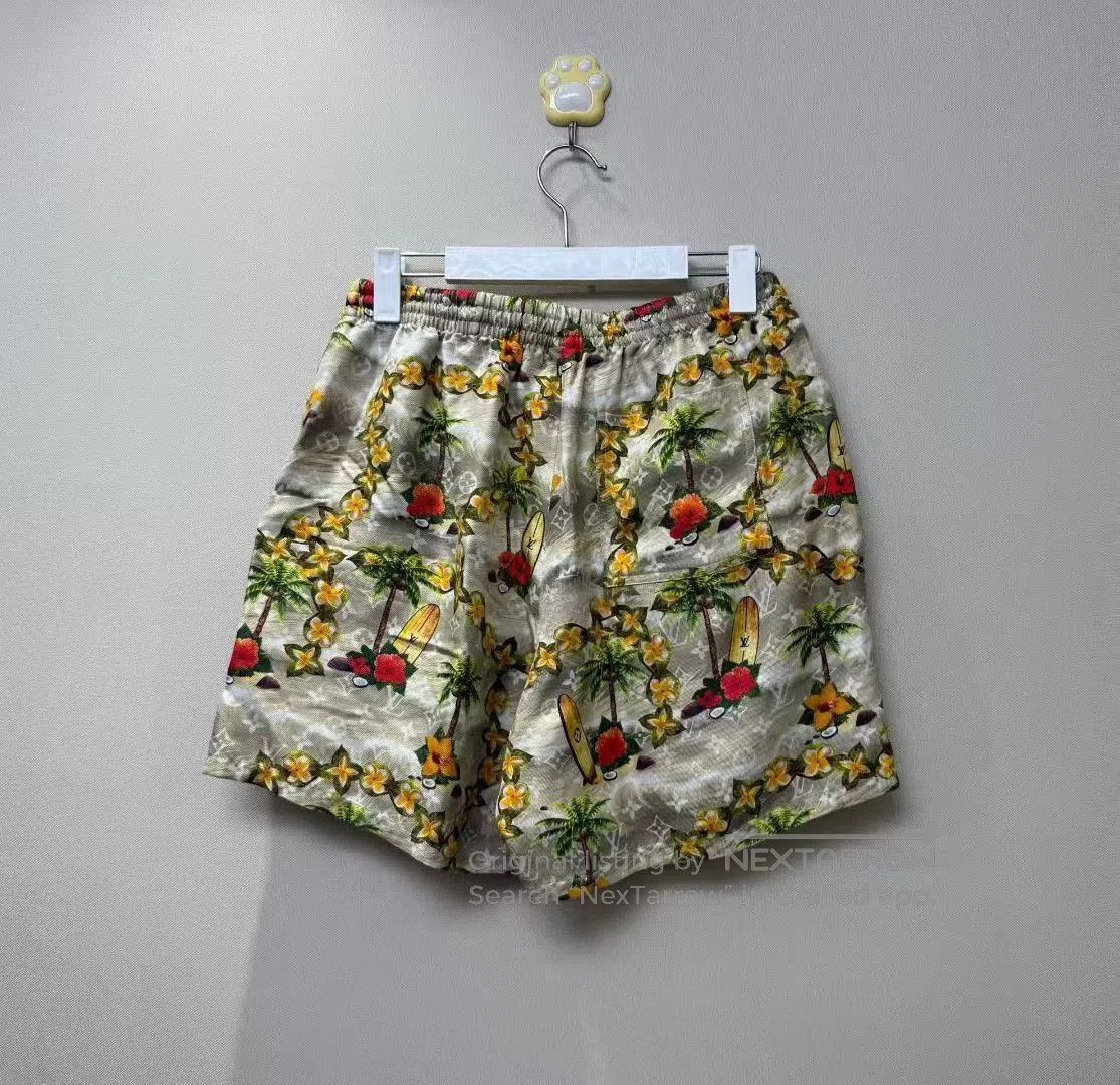 Louis Vuitton Louis Vuitton Floral Palm Silk Logo Shorts. Size US 34 / EU 50 - 4 Thumbnail