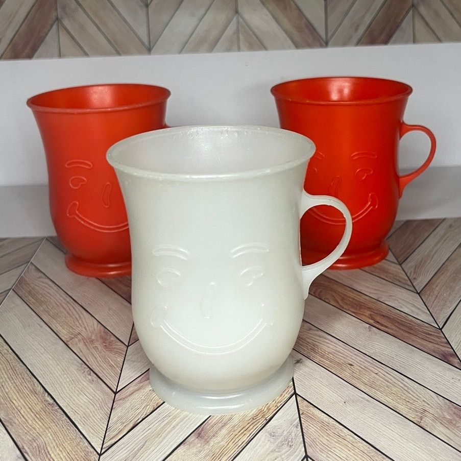 Other Vintage Kool-Aid Smiley Face Logo Plastic Drink Cups Set Size ONE SIZE - 1 Thumbnail