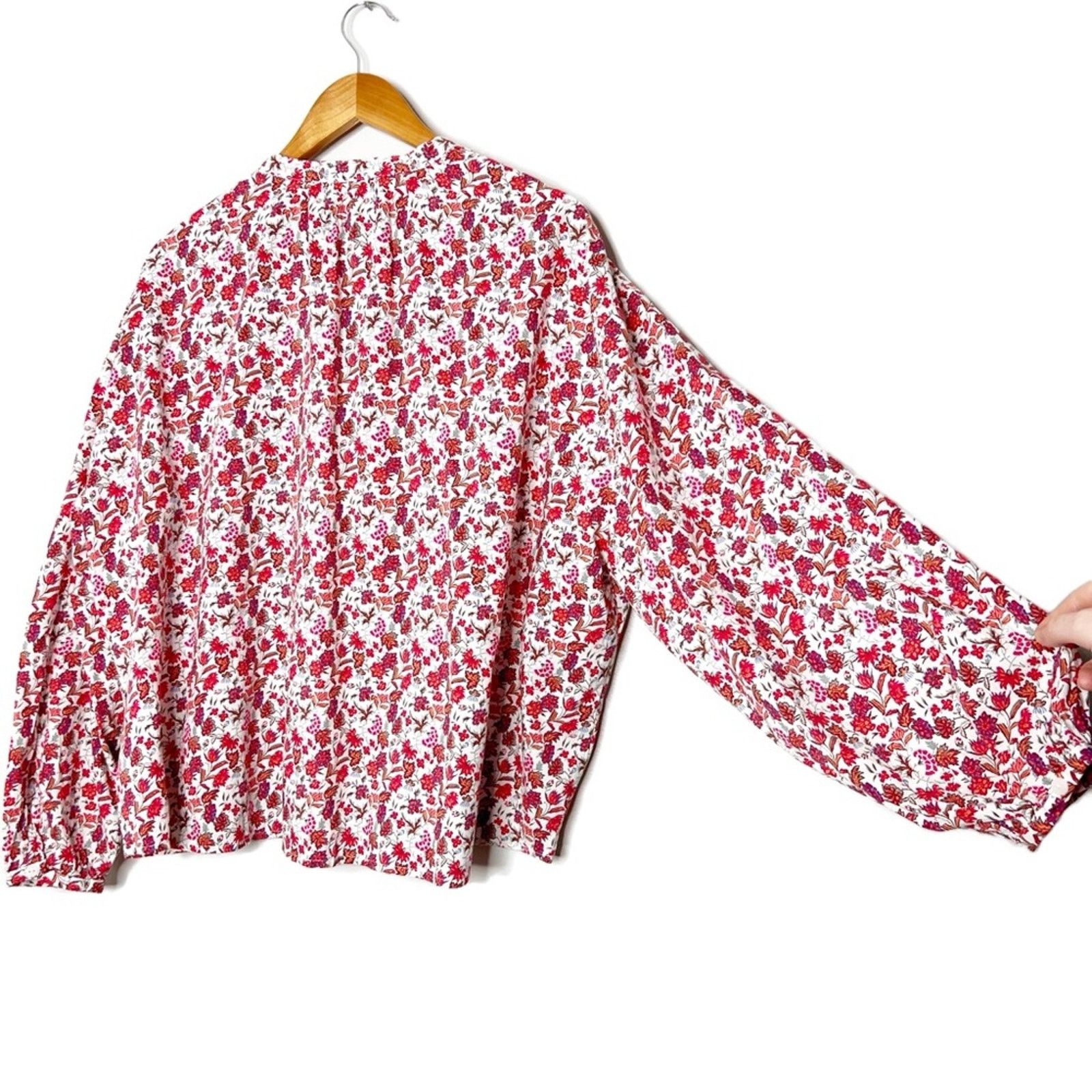 Target Basics Universal Thread Women’s Floral Red Flare Blouse Size M / US 6-8 / IT 42-44 - 11 Thumbnail