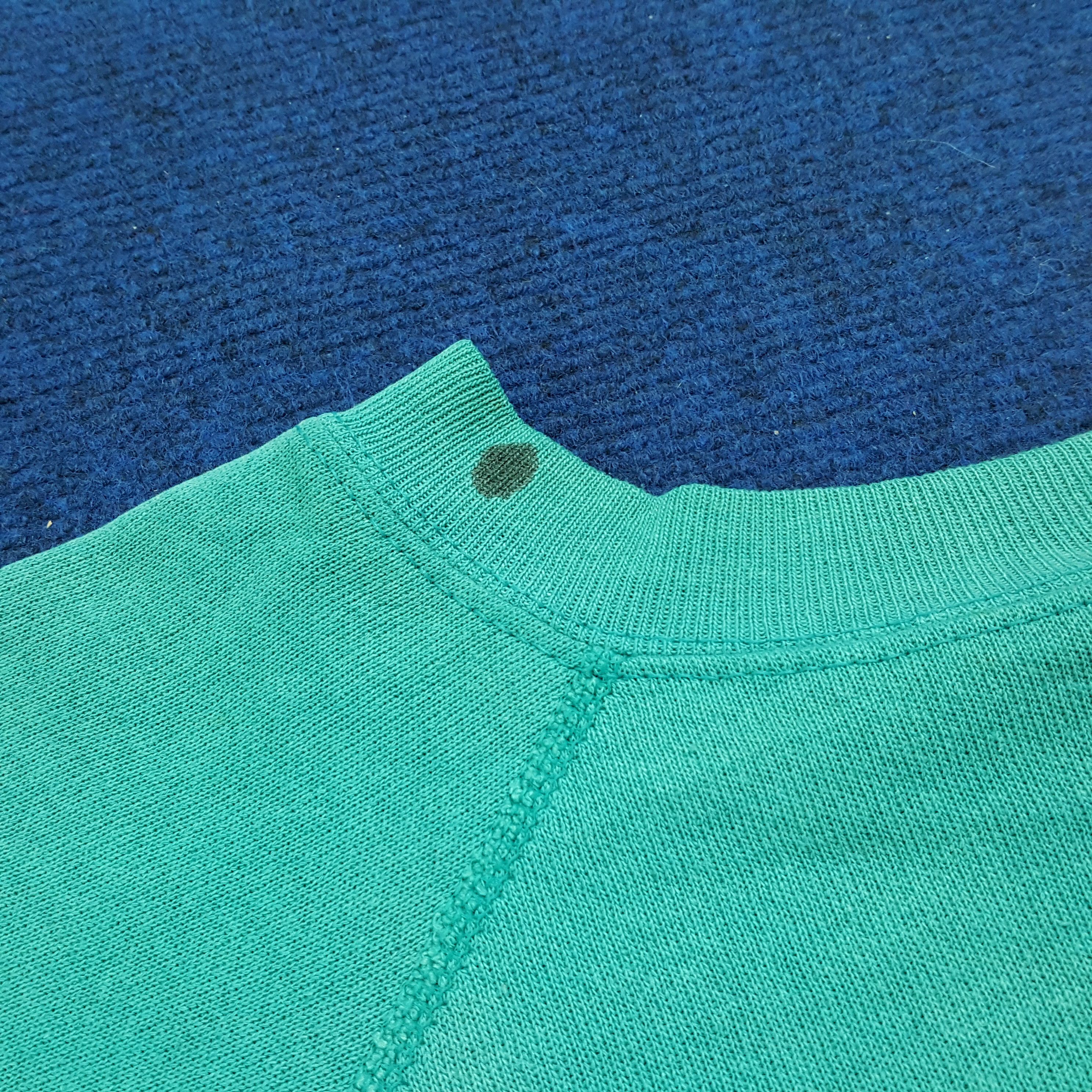 Vintage Vintage Tultex Plain Winter Sweatshirts Size US XL / EU 56 / 4 - 7 Thumbnail