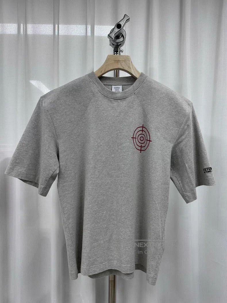 Vetements Vetements Shoulder Pad Camo Short-Sleeve T-Shirt Size US S / EU 44-46 / 1 - 1 Thumbnail