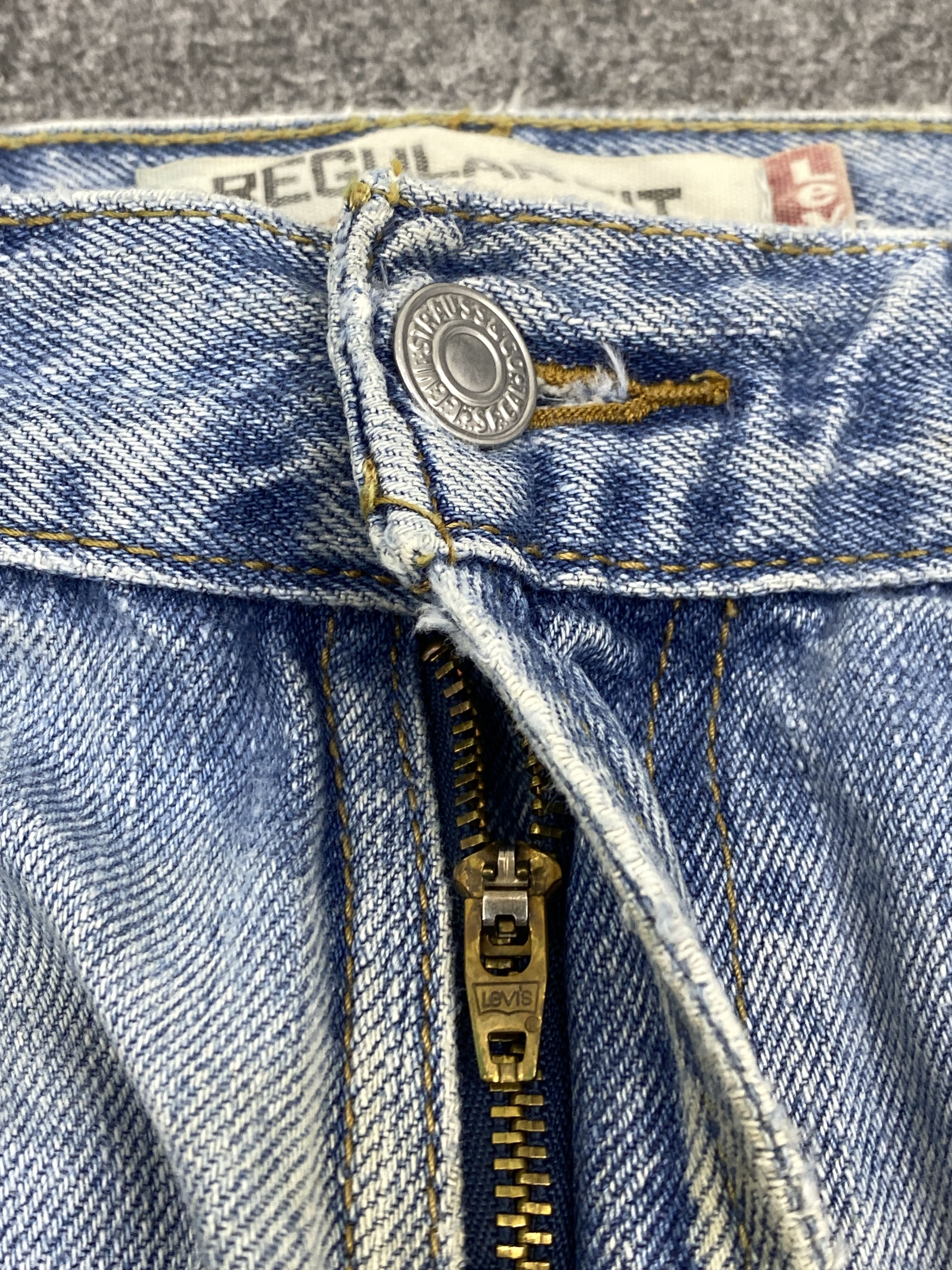 Levi's Vintage Levis 505 Light Washed Jeans DP2829 Size US 30 / EU 46 - 17 Thumbnail