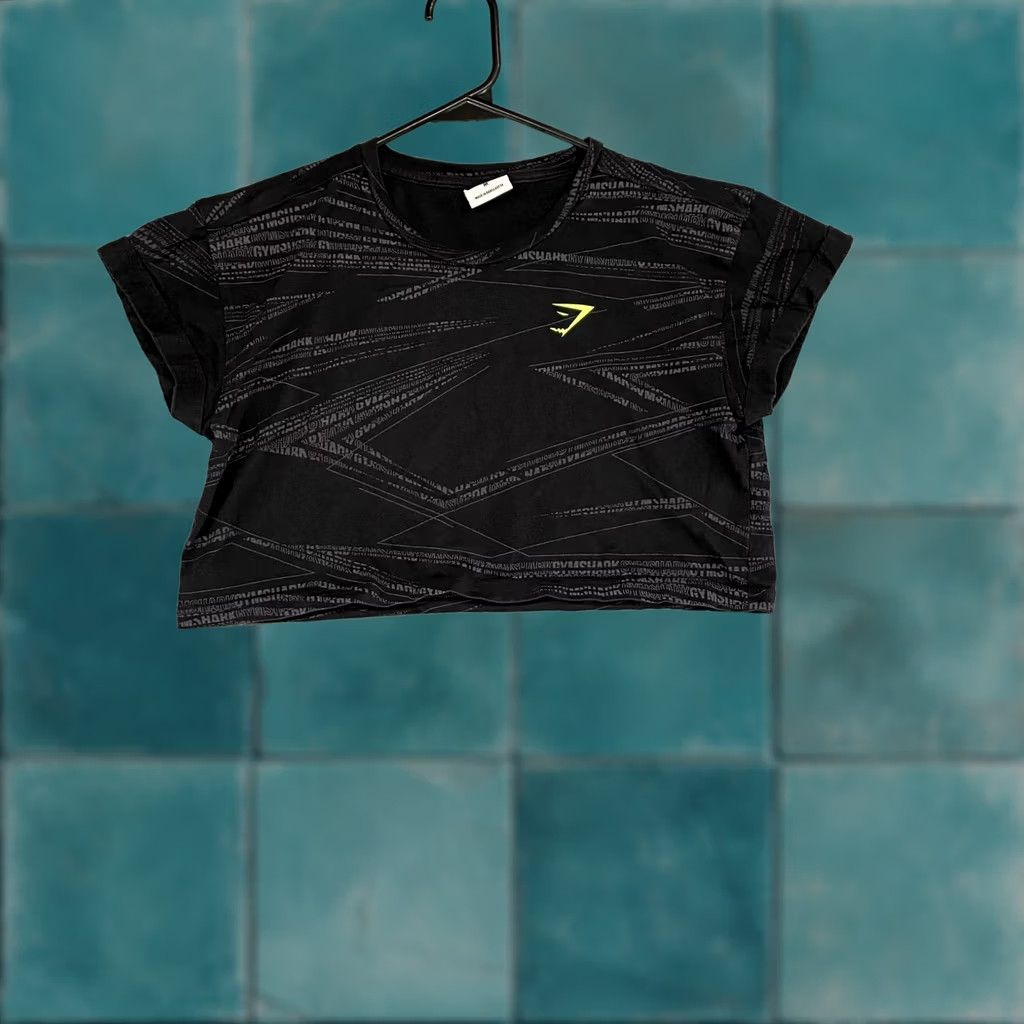 Gymshark Gymshark Cropped T-Shirt Womens M Black Logo Graphic Workout Gy m Top Size M / US 6-8 / IT 42-44 - 1 Thumbnail
