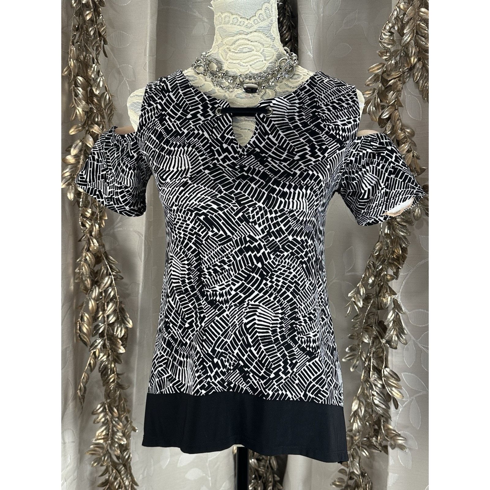 Other Rafaella Cold Shoulder Top SM Black White Print Blouse Size S / US 4 / IT 40 - 1 Thumbnail