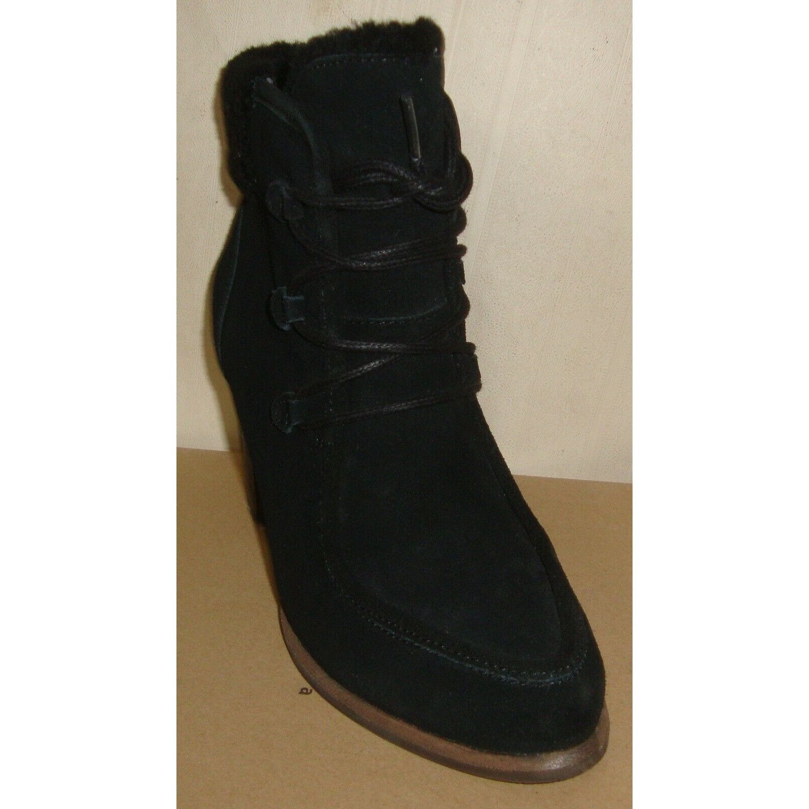 Ugg UGG Australia ANALISE Black Suede Sheepskin Ankle Boots Size Size US 9 / IT 39 - 3 Thumbnail
