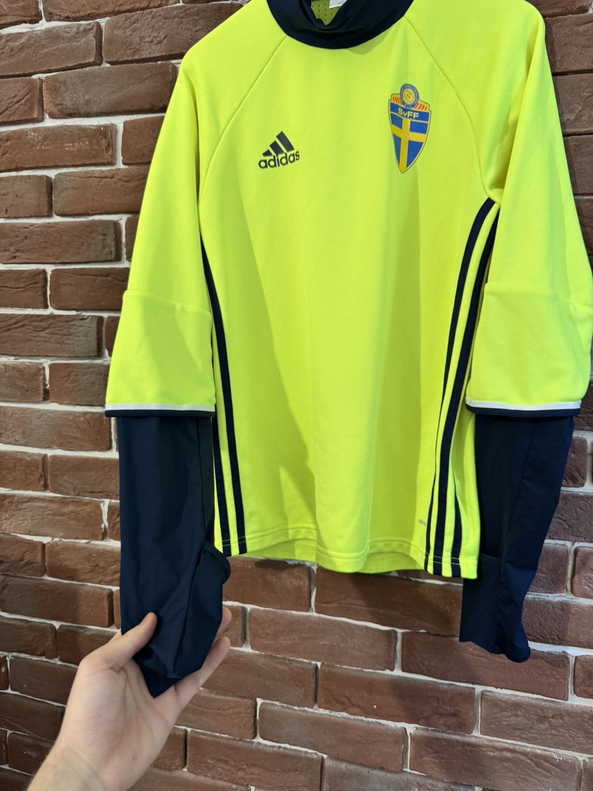 Adidas Rare 2015 Adidas Sweden Team S Neon Jersey Soccer Kit Long Size US S / EU 44-46 / 1 - 7 Thumbnail