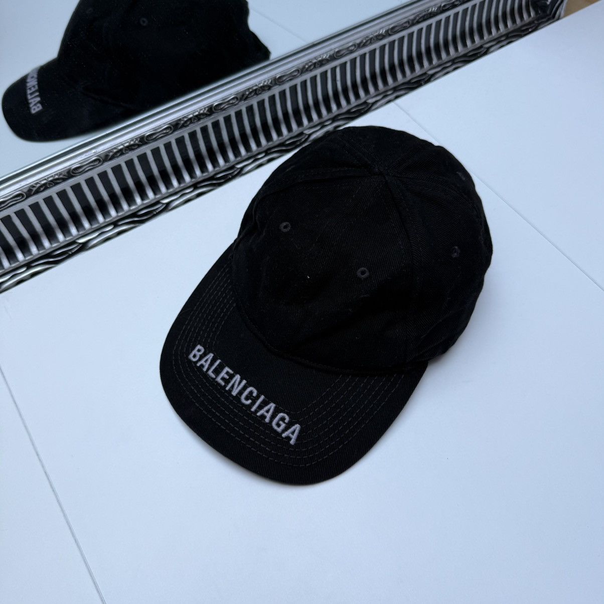 Balenciaga Balenciaga embroidered logo black cap hat Size ONE SIZE - 1 Thumbnail
