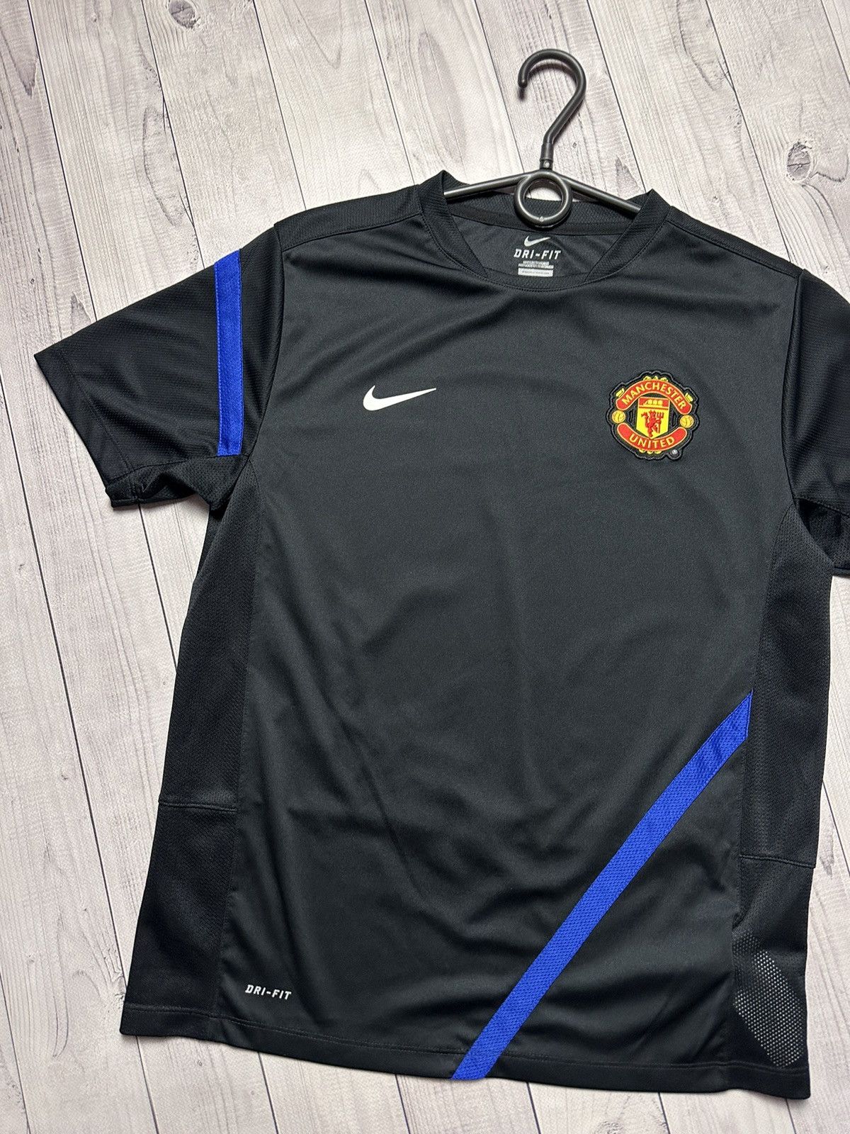 Nike × Vintage Vintage Nike Manchester United size Xs logo blue line Size US XS / EU 42 / 0 - 2 Thumbnail
