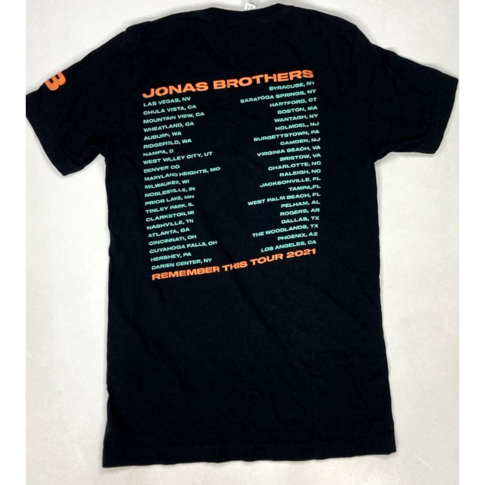 Vintage VINTAGE Jonas Brothers Remember This Tour 2021 Graphic T-shirt Women Small Black Music Shirt Size S / US 4 / IT 40 - 5 Thumbnail