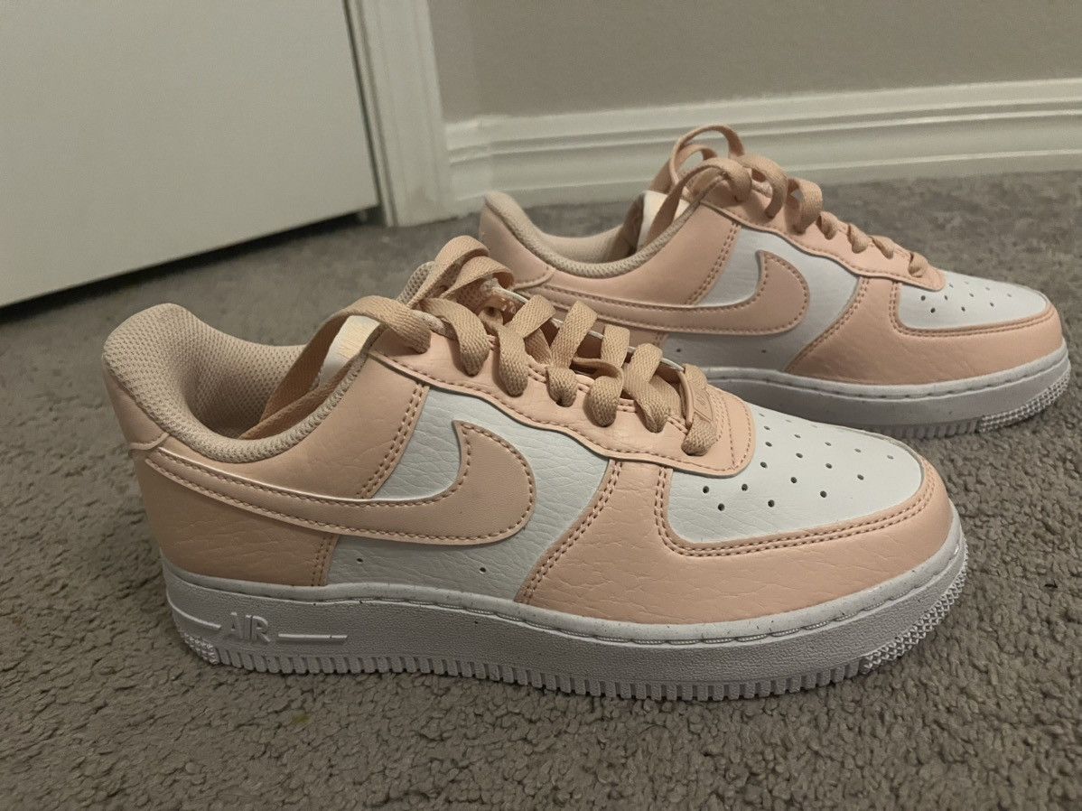 Nike AIR JORDAN 1 LOW SE | WHITE AND PEACH | SIZE 6.5 WMNS | NEW Size US 7 / IT 37 - 3 Thumbnail